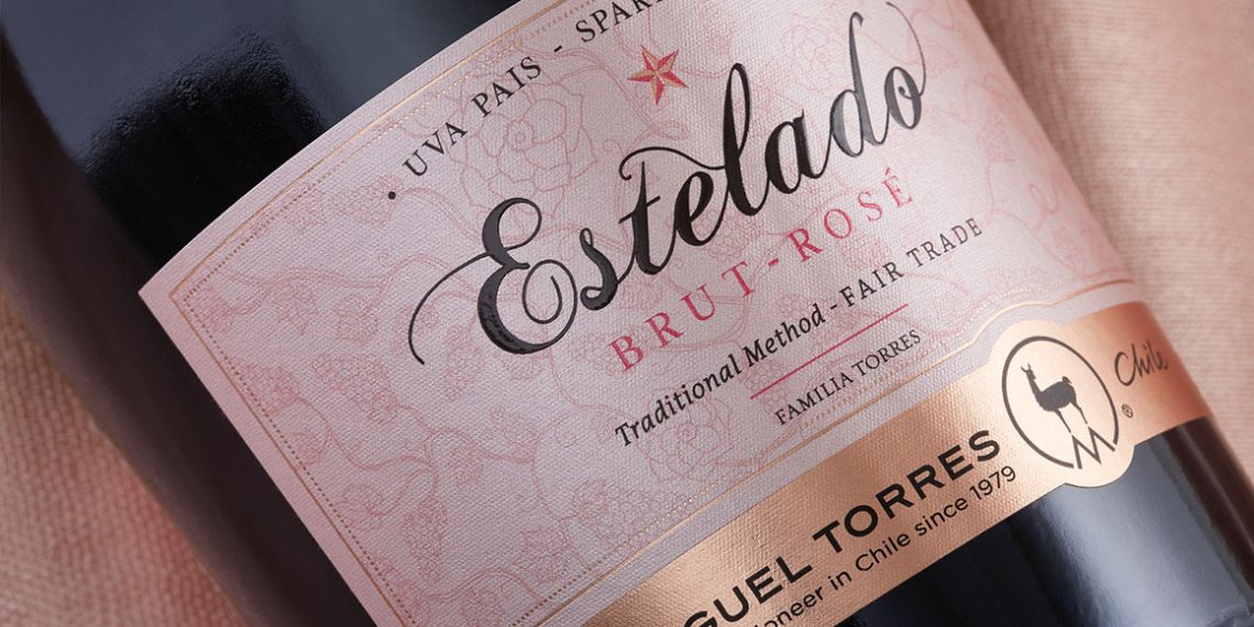 Recibe el 2025 con burbujas que celebran la tradición