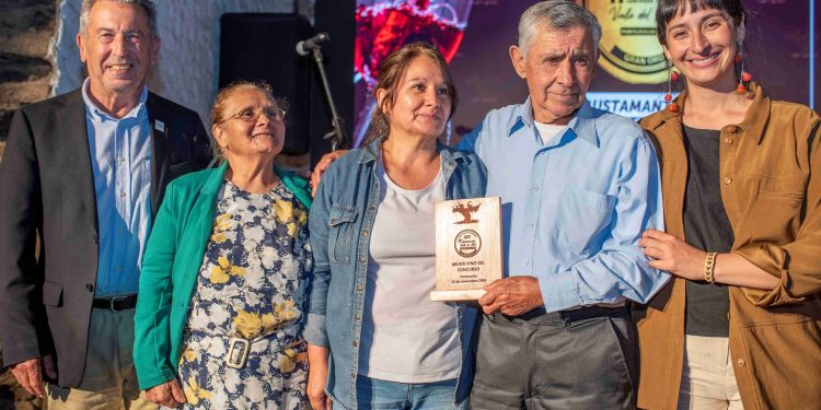 Viñatero de 83 años gana el 11° Concurso del Vino del Valle del Itata
