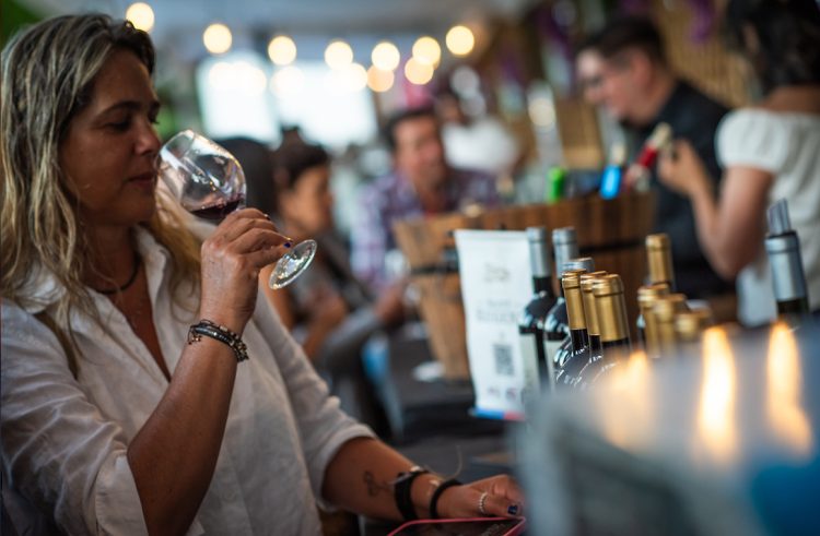 The Plaza de Armas of Vichuquén is ready for the great summer celebration of the Curicó coast. Photo Curicó Wine Route.