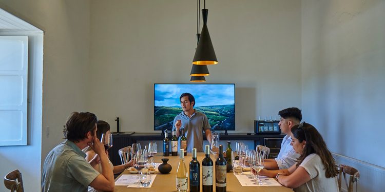 muchas de las experiencias propuestas están diseñadas para crear conexiones auténticas lejos de lo convencional de chile al paladar | noticias del vino en chile Enoturismo Chile lanza guía para celebrar Día de la Madre